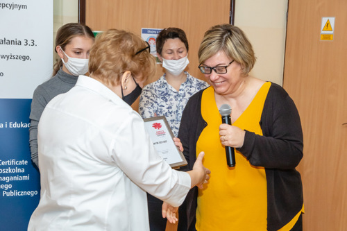 wręczenie certyfikatu