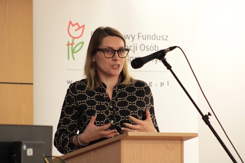 wystąpienie podczas konferencji